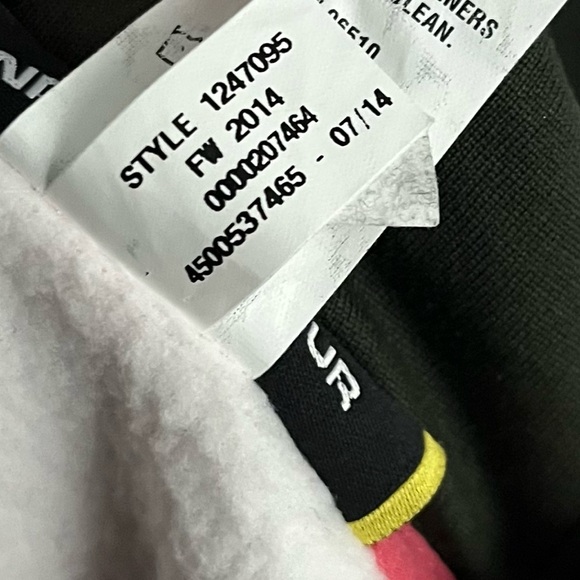 Under Armour • Pink Camo Pattern Hoodie Sweatshirt - Picture 5 of 5